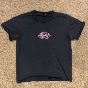black in-style tee